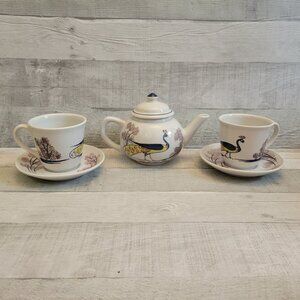 Williamsburg Chowning's Tavern  Peacock Tea Set With Teapot Two Cups & Saucers